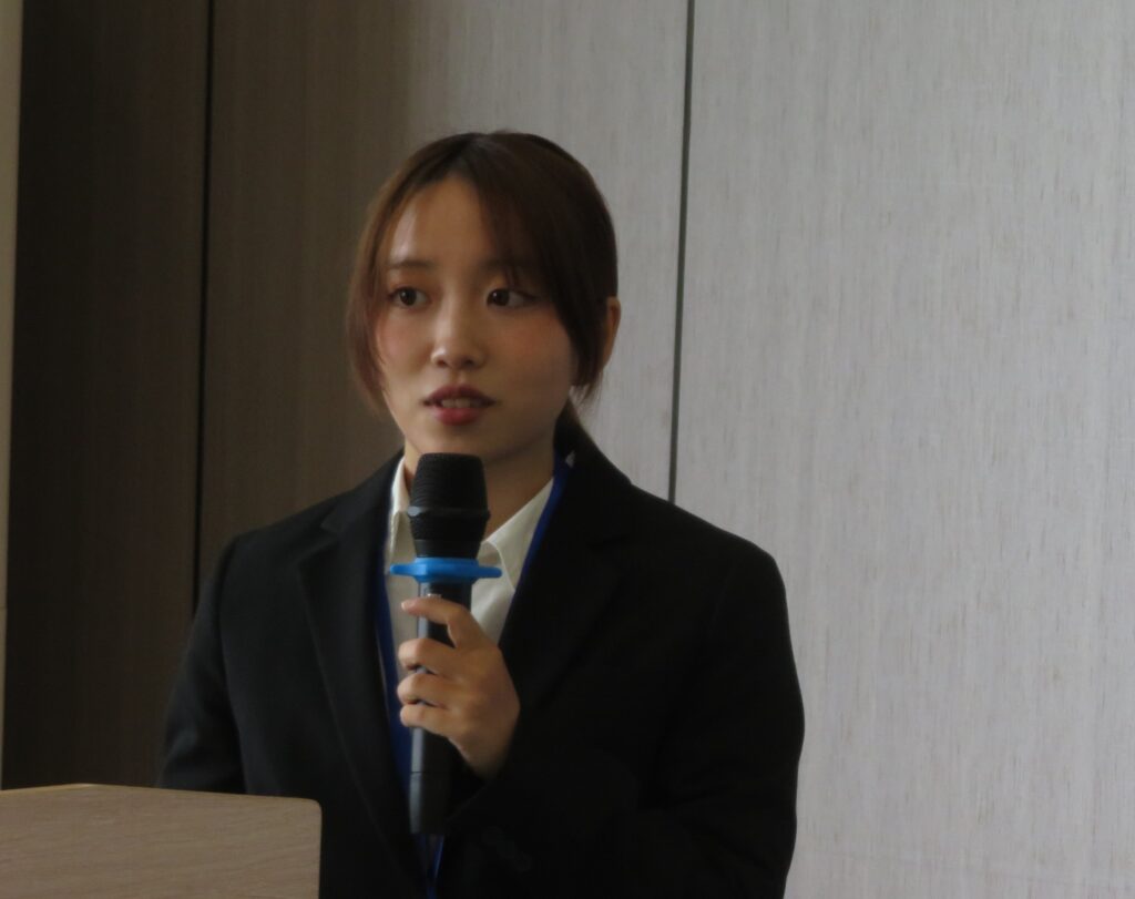 発表する中田果奈子さん